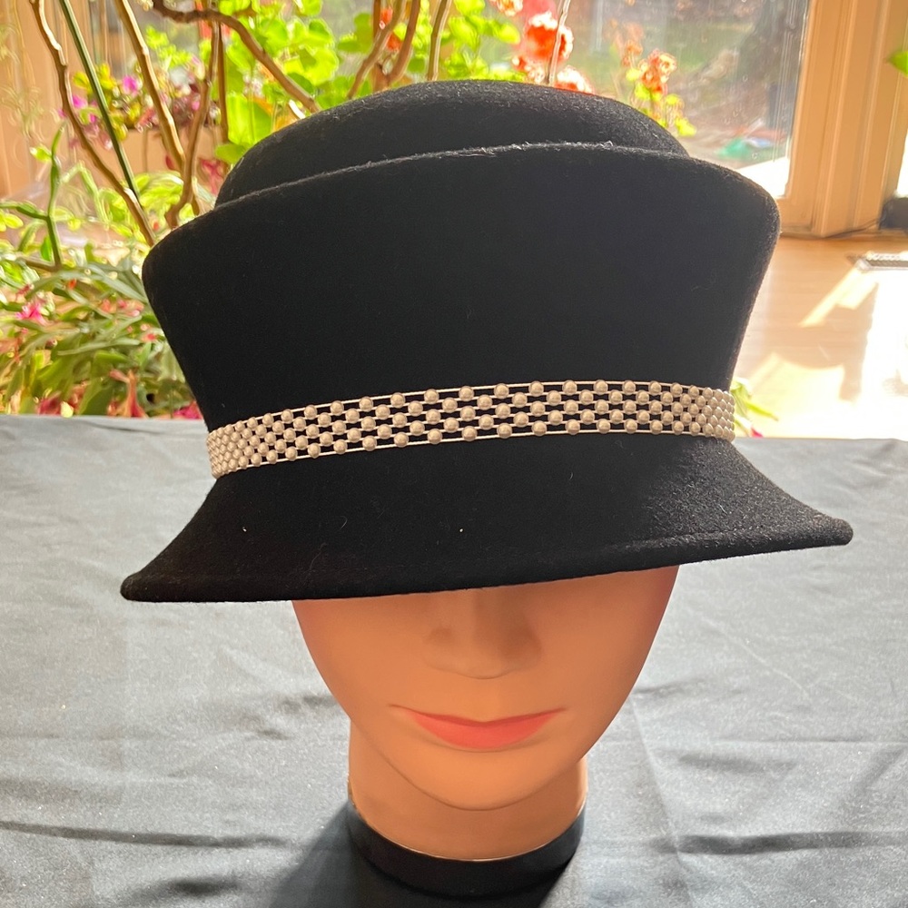 Chic Black Wool Hat with White Pearl Accent Band